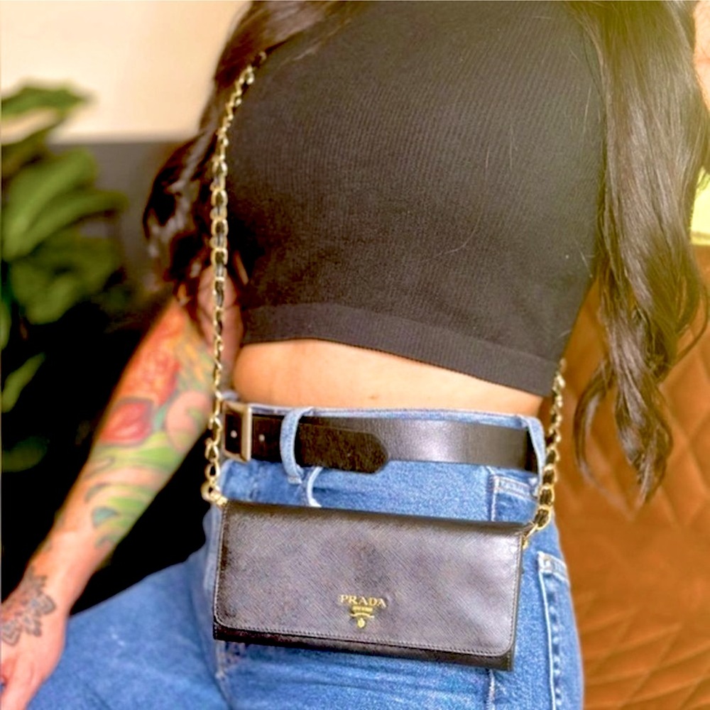 Authentic Prada saffiano Lux wallet on chain